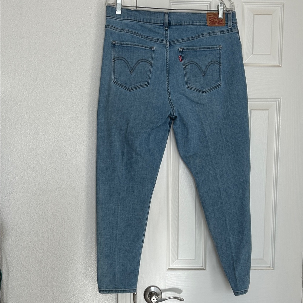 Levi's Women's Stretch, Classic Crop Jeans